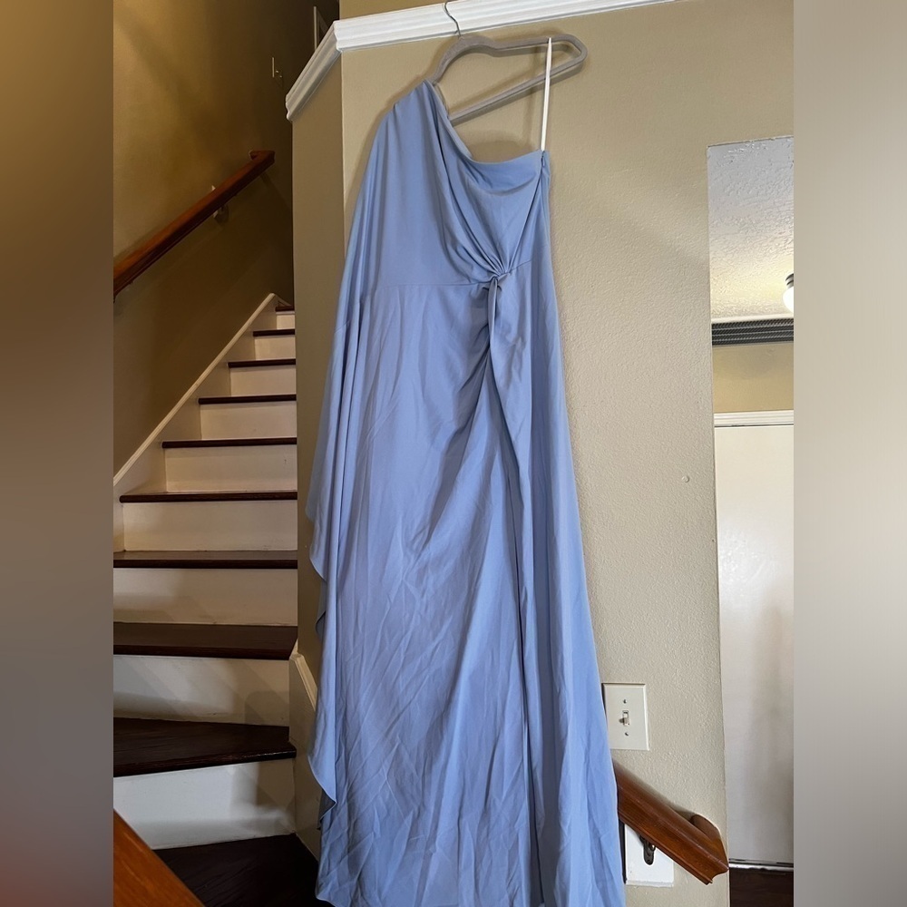 ▶️ Halston ◀️ Ariella Cold Shoulder Side Slip Blue Maxi Dress. - Picture 2 of 6